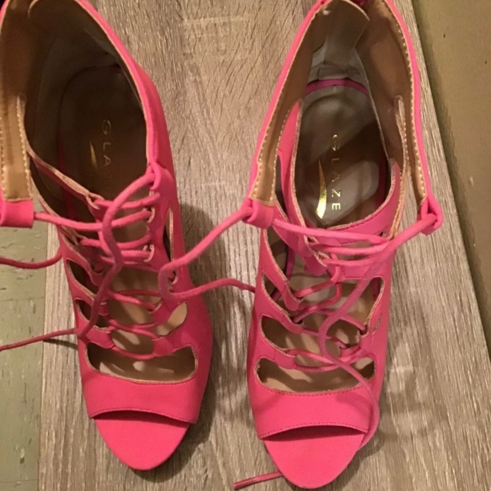 Shoes - Picture 7 of 7